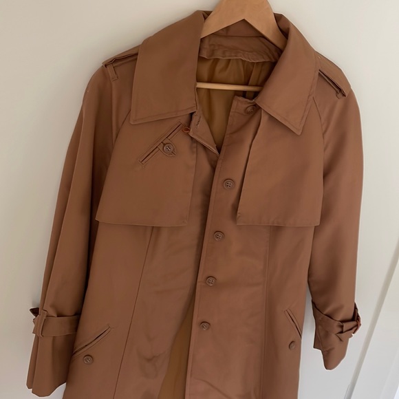 Classic trench coat from Sears. Vintage, great shape. No rips in the lining. - Picture 1 of 7